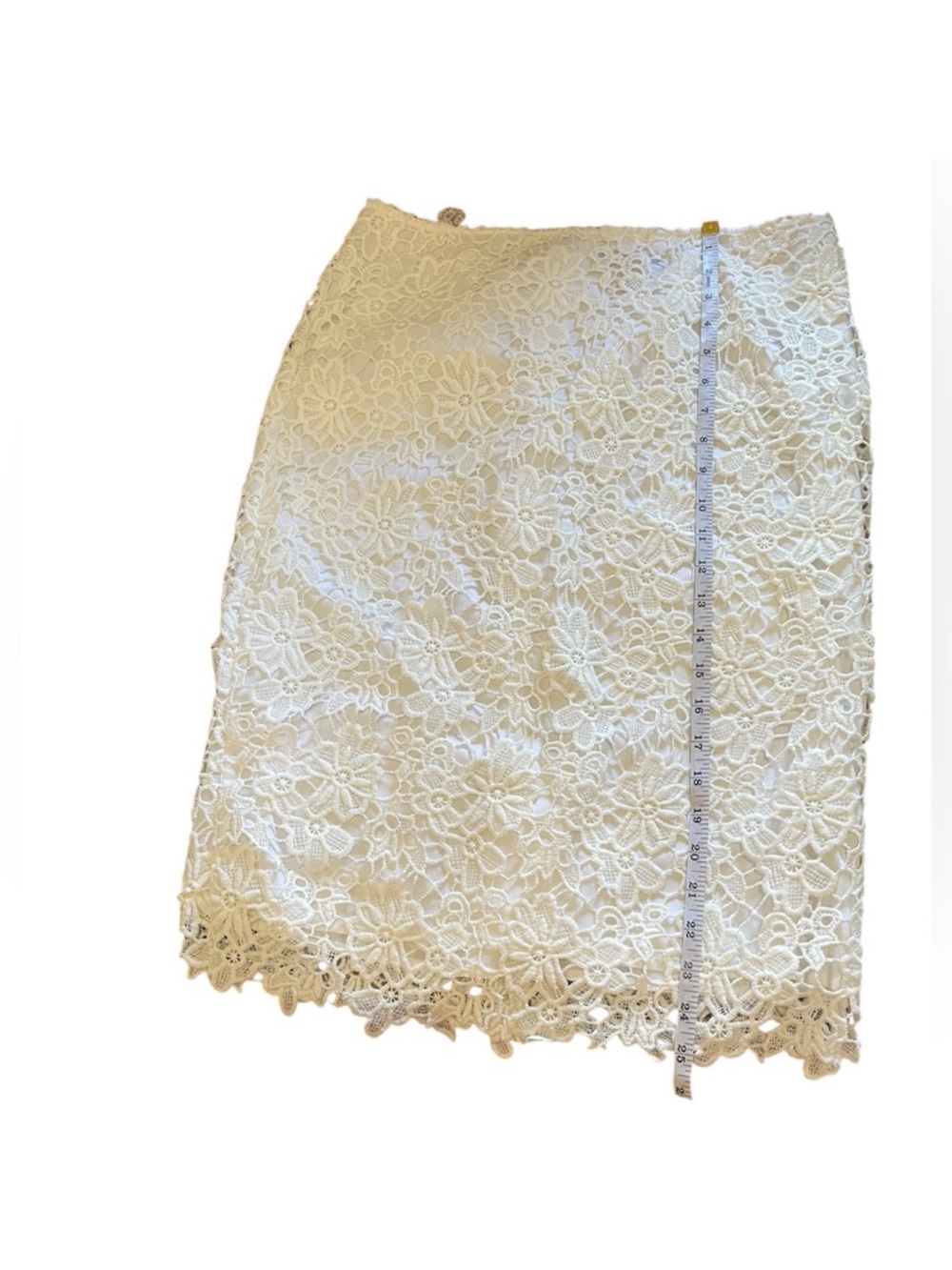 Liz Claiborne
Liz Claiborne Career Floral Lace
Pencil Skirt Size 4 - Picture 3 of 8